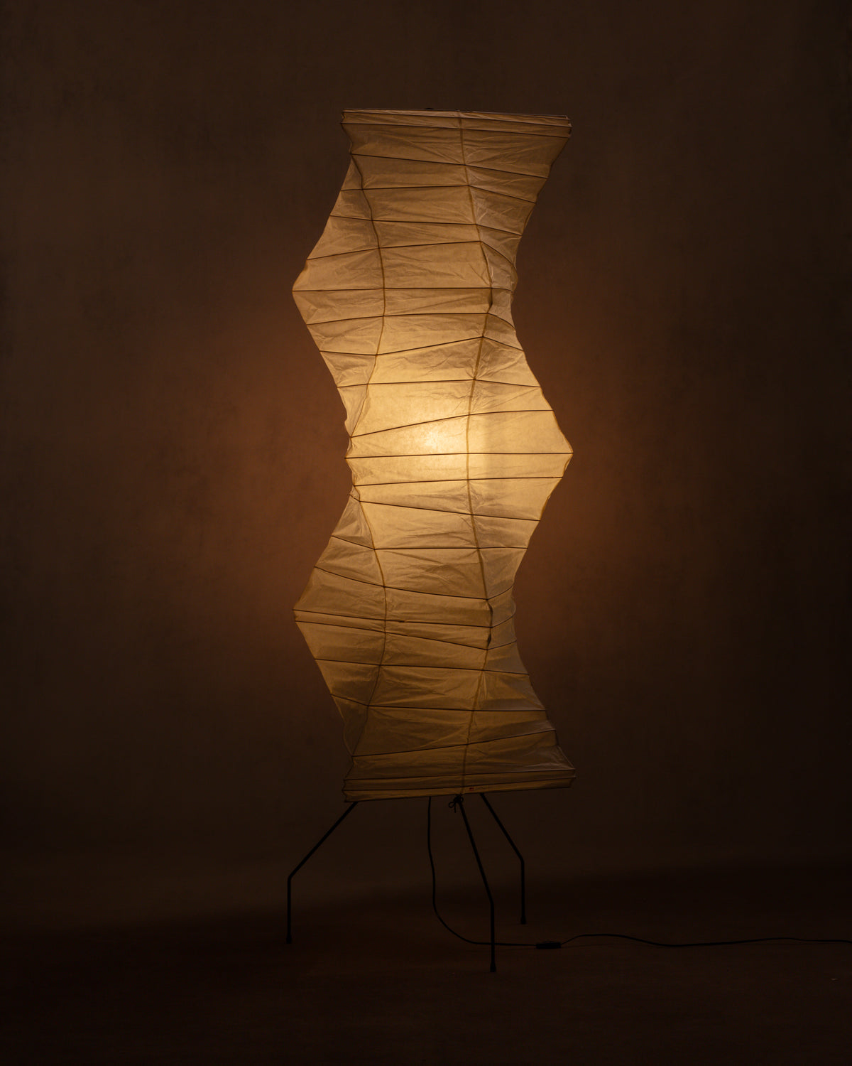 Akari UF5-33NW — The Noguchi Museum