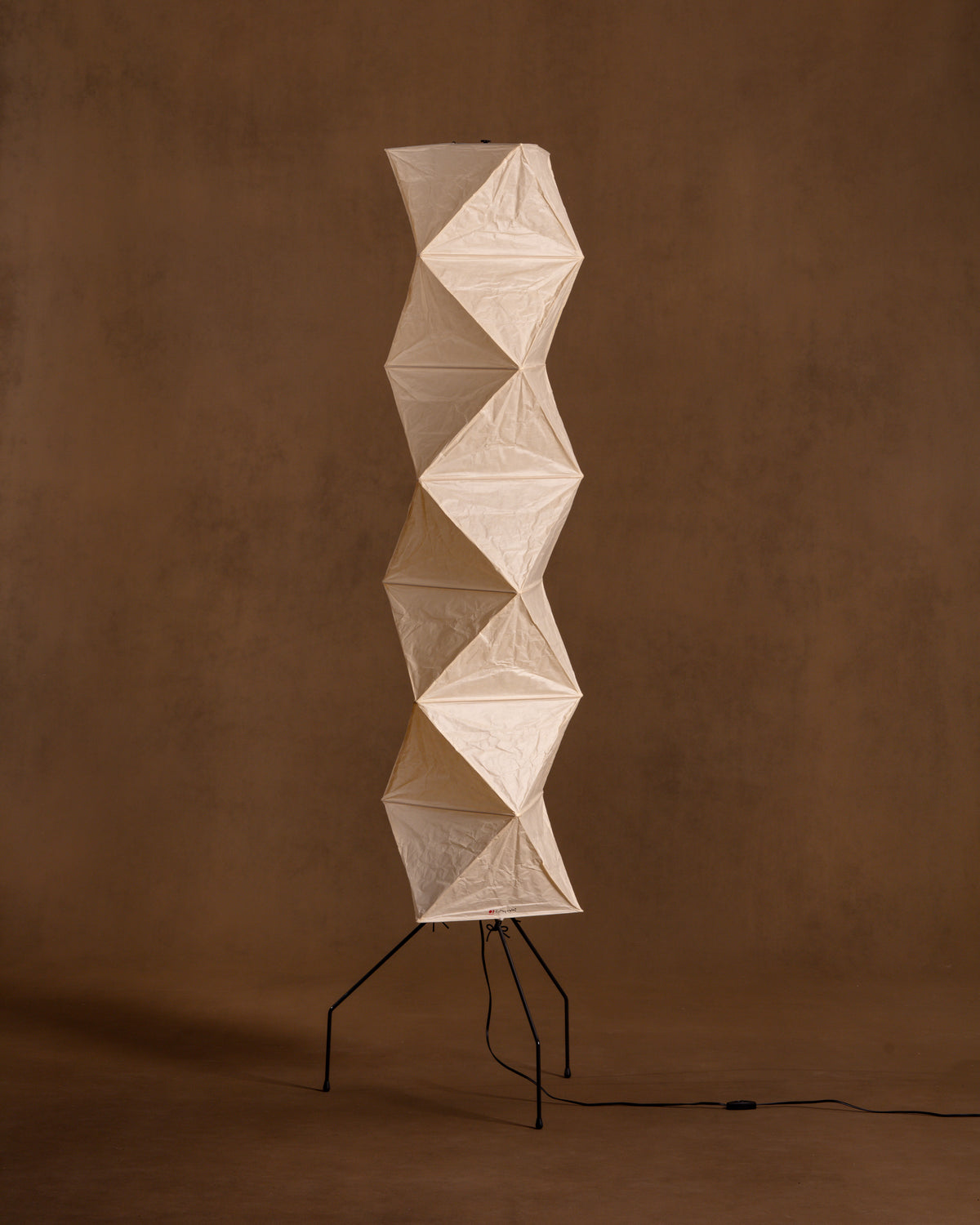 Akari UF4-L8 — The Noguchi Museum